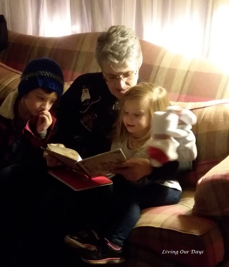 Live alongside me with awe and delight. I'll follow you to the True Christmas Light.